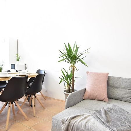 Riesiges Zentrales Apartment Mit Parkplatz Innsbruck Exteriér fotografie