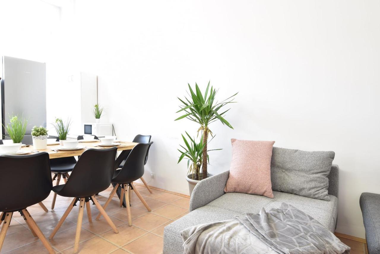 Riesiges Zentrales Apartment Mit Parkplatz Innsbruck Exteriér fotografie