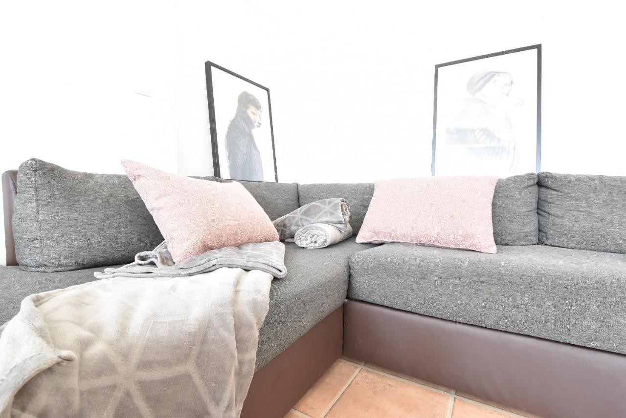 Riesiges Zentrales Apartment Mit Parkplatz Innsbruck Exteriér fotografie