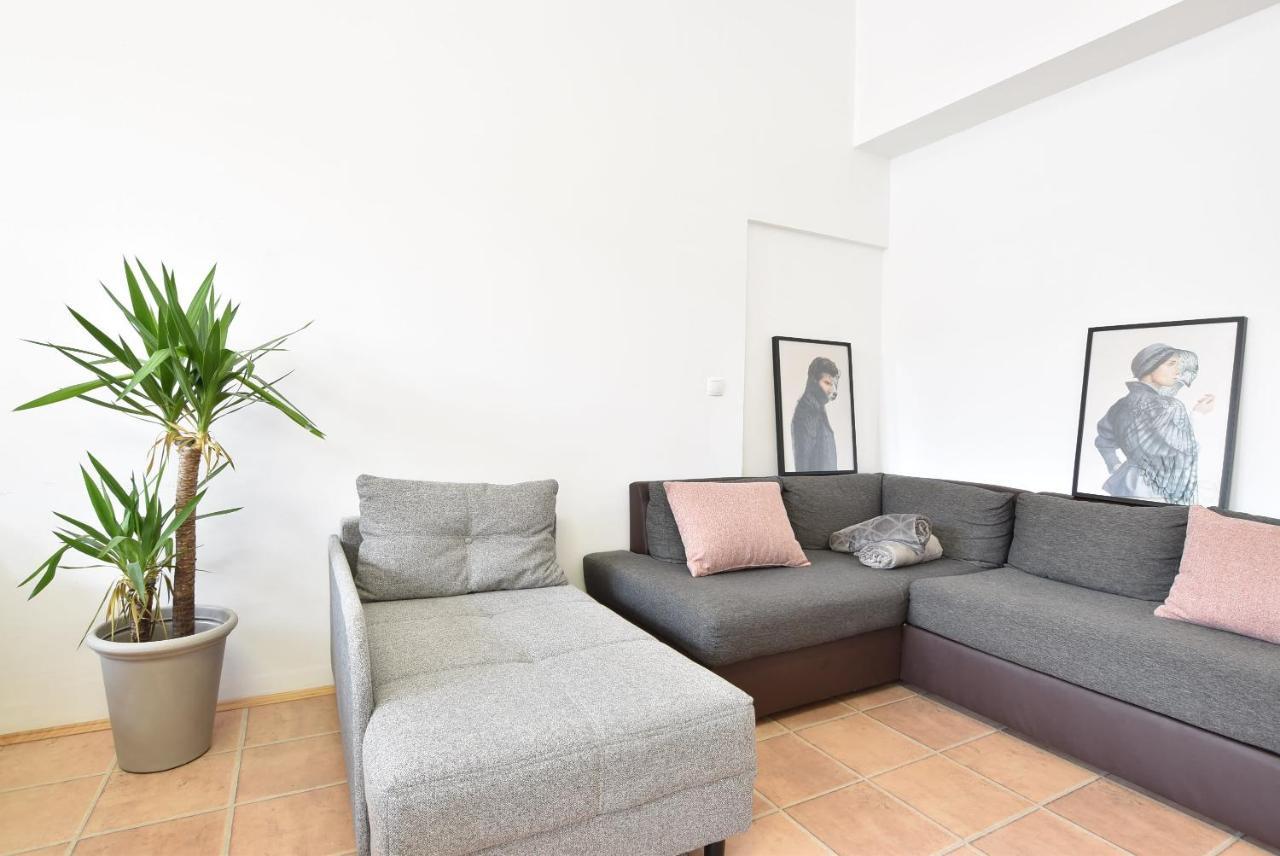Riesiges Zentrales Apartment Mit Parkplatz Innsbruck Exteriér fotografie