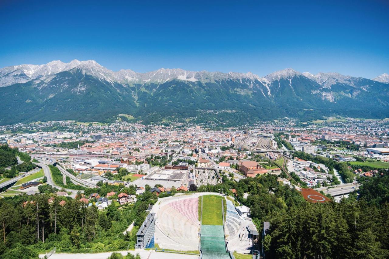 Riesiges Zentrales Apartment Mit Parkplatz Innsbruck Exteriér fotografie