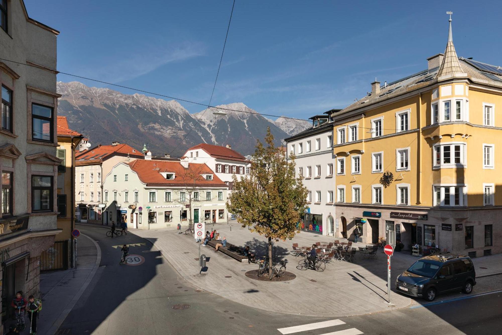 Riesiges Zentrales Apartment Mit Parkplatz Innsbruck Exteriér fotografie
